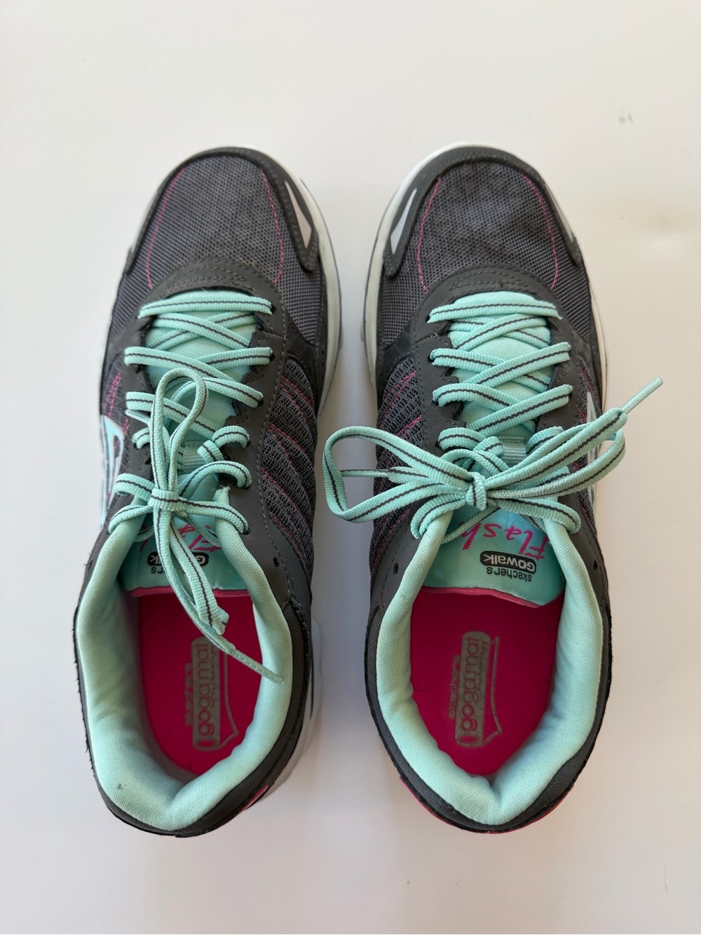 Skechers GOwalk V-Stride Black Aqua Pink Walking Shoes Women’s Size 8.5